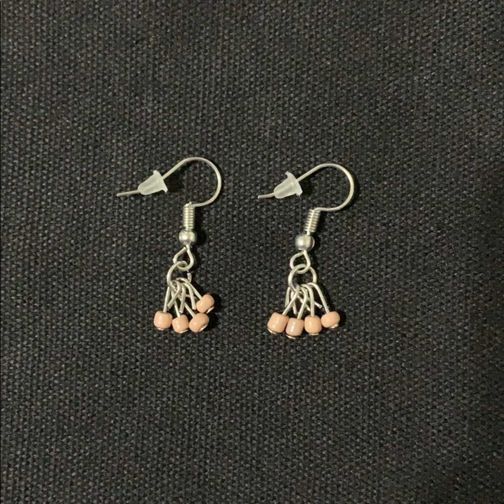 Short dangling earrings